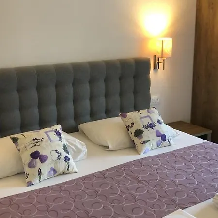 格吉奇公寓酒店 *