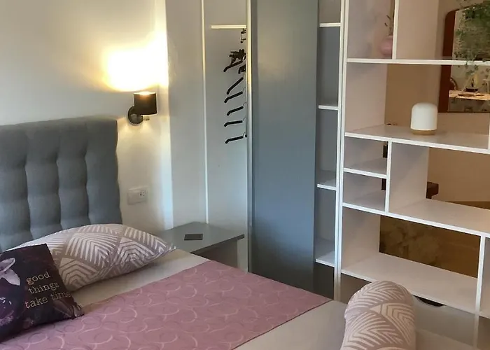 格吉奇公寓酒店 公寓 Zrnovo