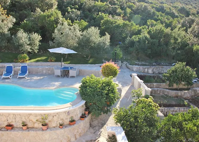 格吉奇公寓酒店 *