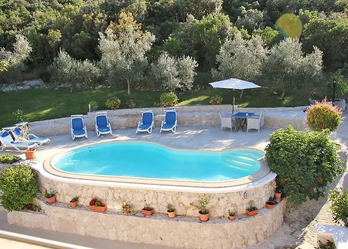 格吉奇公寓酒店 公寓 Zrnovo