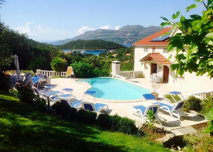 格吉奇公寓酒店 * Zrnovo